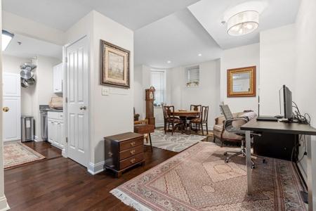10 Charlesgate E