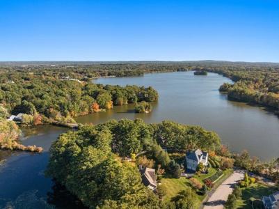 7 Pettee's Pond Lane