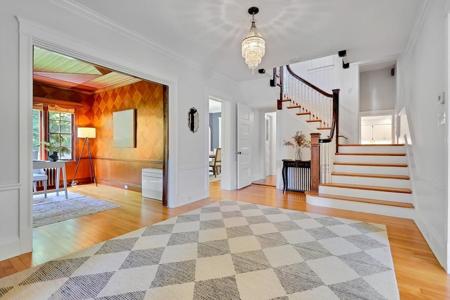 84 Lakeview Avenue