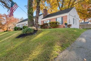 586 Roosevelt Ave