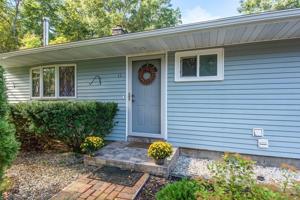 11 Edgewood Dr