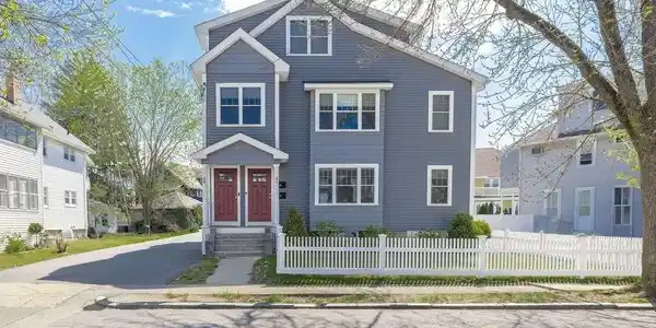60-62 Maynard St