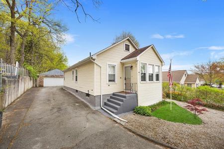 43 Belcourt Rd