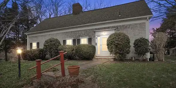 4 Bramble Ln