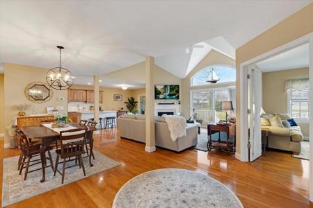 6 Amberwood Ct