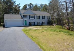 81 Amanda Ave