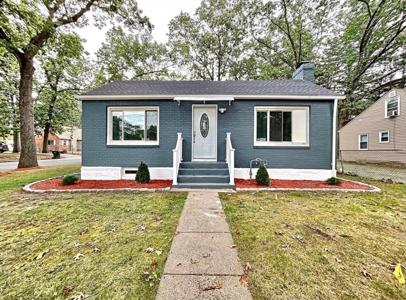 867 Roosevelt Ave