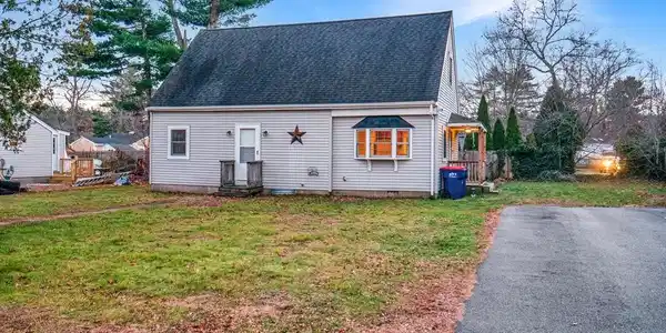 38 Cedar Dr