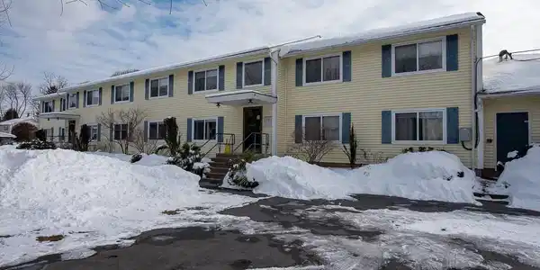 38 Lane Ave