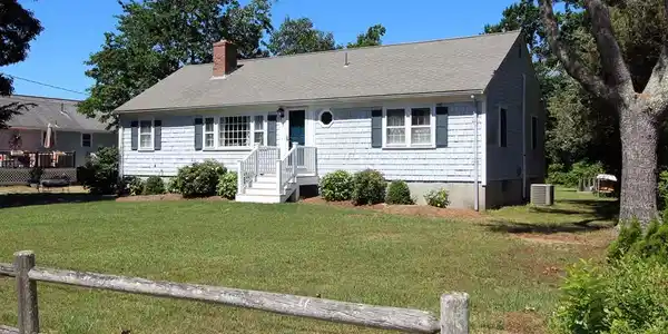 3 Redwood Ln