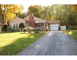 11 Lake Pkwy