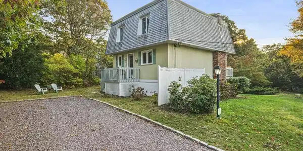 34 Seatucket Rd