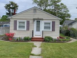 7 Luna Ave