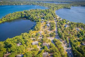 8 Pine Oak Rd.