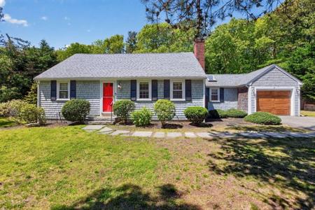 4 Forsythia Dr