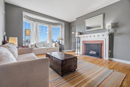 4 Charlesgate E