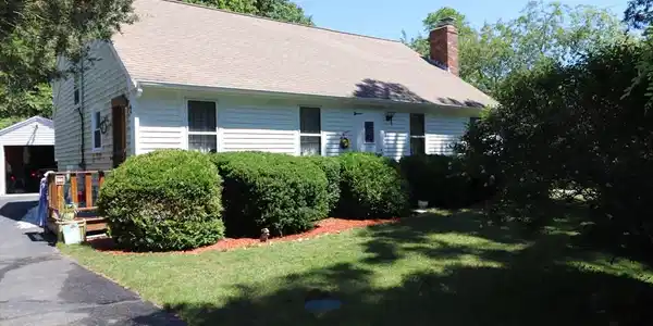 2 Village Ln