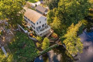 94 Lakeside Dr