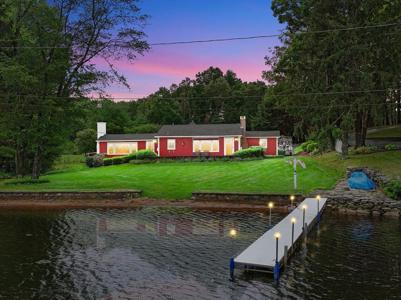 17 Moorings Way