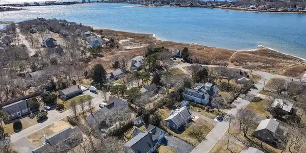 28 Longfellow Rd