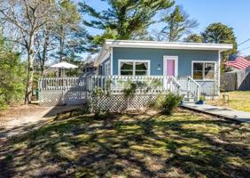 10 Atwater Drive
