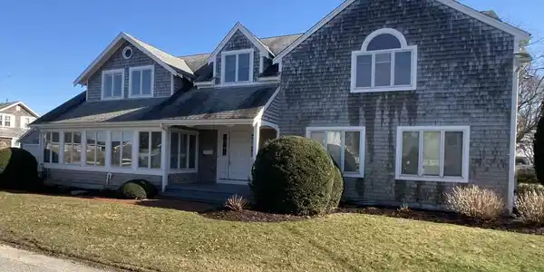 27 Massasoit St