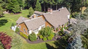 51 Hoop Pole Ln