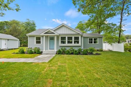 179 Edgewater Dr E
