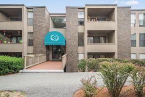 38 Shrewsbury Green Dr