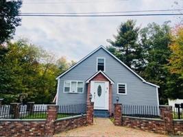 7 Cedar Rd