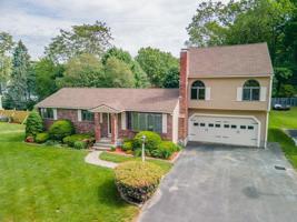 569 Lake St