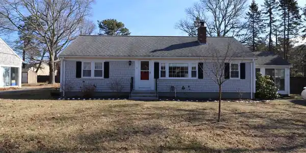4 Redwood Lane