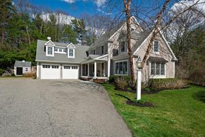 53 Clearwater Dr