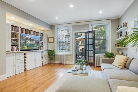 381 Marlborough St