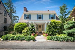 11 Circle Street