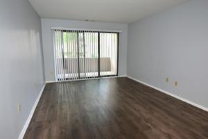 10 Shrewsbury Green Dr