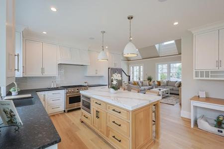 72 Woodside Dr.