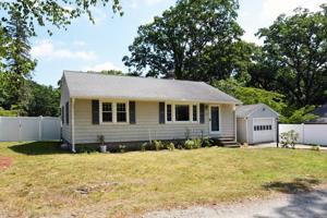 124 Lakeside Dr