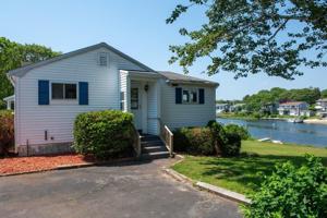 185 Edgewater Dr W
