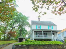 88 Lakeside St