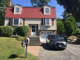 195 Lakeshore Dr