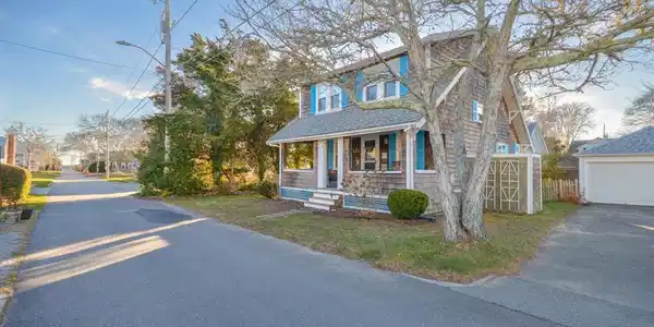 8 Hawthorne Court