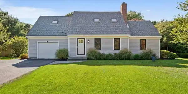 21 Minnetuxet Way