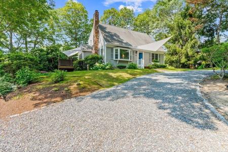 20 Monahansett Rd