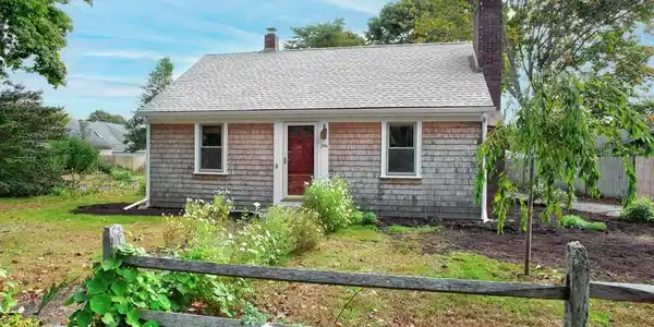 246 Davisville Rd