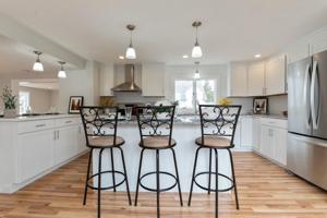 221 S Quinsigamond Ave