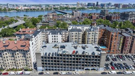 425 Newbury Street