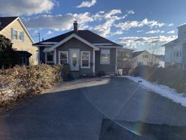 453 Lake Ave