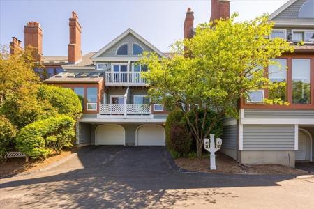 43 Eastern Point Dr