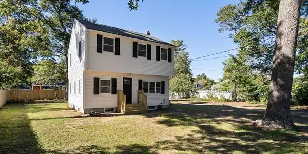 22 Cedar Dr